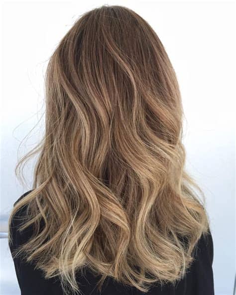 There is a reason why all shades of blonde are so popular. Caramel honey balayage … | Honey hair, Honey balayage