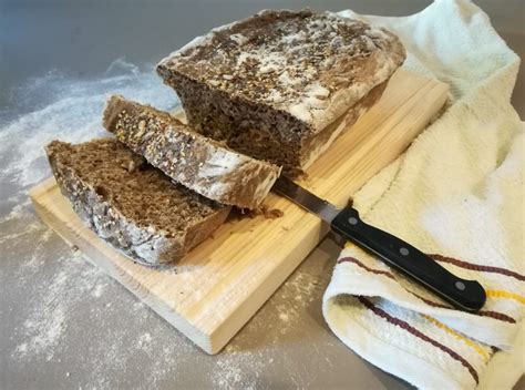 Pane nero ai 7 cereali - Farina Uova e Fantasia