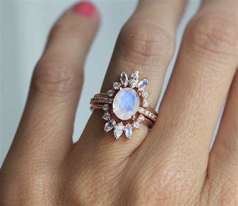 10 Moonstone Engagement Ring Picks Our Breathtaking Selection Jj