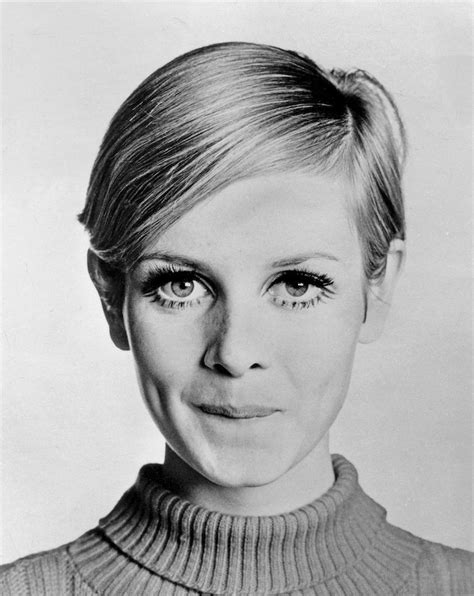 The 11 Best 60s Makeup Looks That Are So Iconic Who What Wear