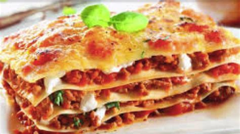 Les vraies carbonara italiennes en surprendront plus d'un, les spaghettis au pesto ne lassent jamais personne, quand les spaghettis bolognaise s'élèvent au rang de légende ! La Recette Des Lasagnes Italiennes - YouTube