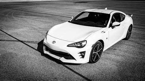 Test Drive Watch The 2020 Toyota 86 Gt Driven To The Limit By Our Pro