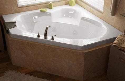 5 Best Corner Bathtubs Reviewed In 2023 Skingroom