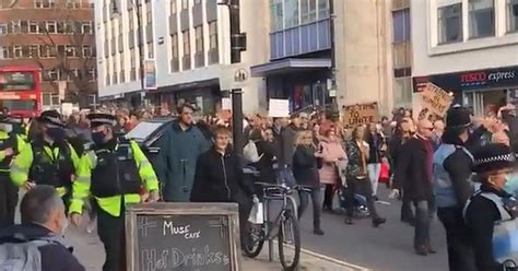 Outrage As Hundreds Of Anti Lockdown Protesters March Through Brighton Despite Tier 2