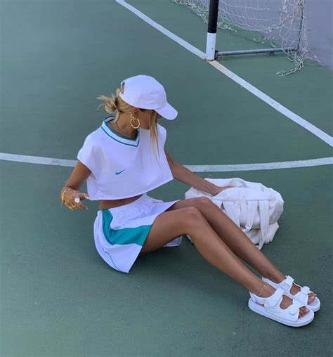 Pin By Trapzaddy On Looks Ii In 2020 Tennis Outfit Women Tennis