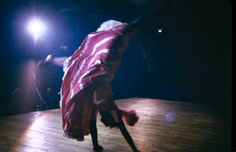 Amazing Color Photos Of Cabaret Dancers At The Moulin Rouge In The Late