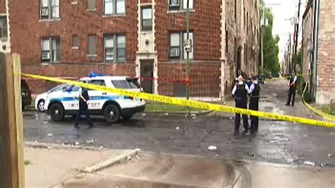 Chicagos Bloody Weekend Sees At Least 40 People Shot 4 Of Them Killed