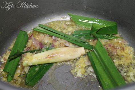 Ayam seafood daging sayuran nasi mie telur tahu tempe. Nasi Lemak Dengan Ayam Goreng Berempah - Azie Kitchen