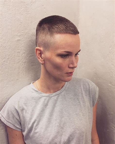 14 Casual Buzzed Crew Cut Hairstyles For Women