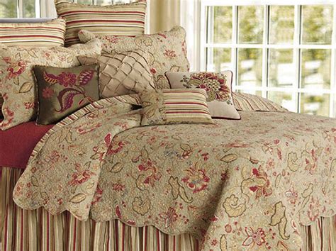 French Country Sage Russett Cornsilk Paisley Quilt Quilt Sets Bedding
