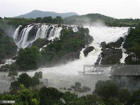 Shivanasamudra Falls Fotografías E Imágenes De Stock Getty Images
