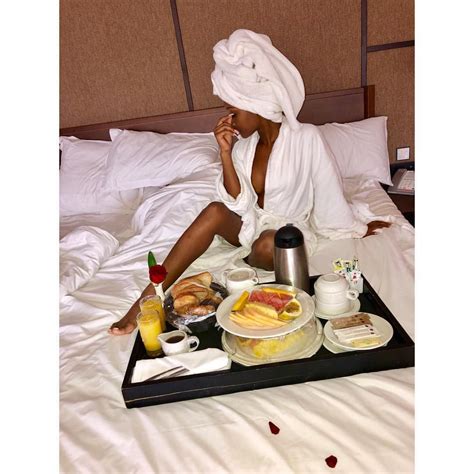 Breakfast In Bed 🍽🍇🍓🍳 Forevergrateful 🌷🌸💗💓💕 Daniecebirthdayweekend