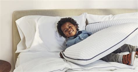 For some individuals, particularly those who sleep on their backs, feathered options may be practical, as back sleepers require minimal neck and head. 4 Reasons To Sleep On A Memory Foam Pillow | Tomorrow Magazine