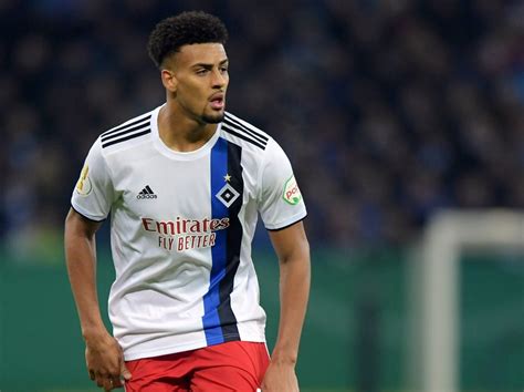 Nur für den hsv sowie schalke 04 spielte er noch häufiger. Unendlicher Vertragspoker: Wann unterschreibt Vagnoman ...