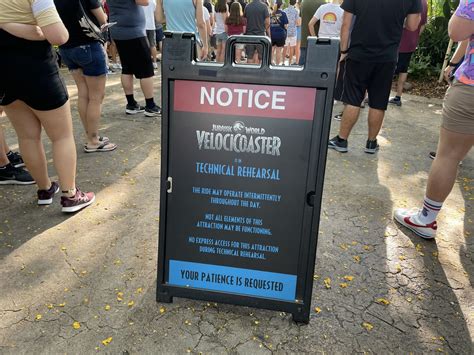 Video Jurassic World Velocicoaster Full Queue And First Impressions Orlando Parkstop