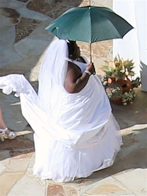 Jimmy Kimmel Wedding Gabourey Sidibe Pulls Prank Dresses As Bride