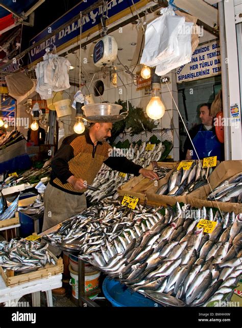 Kadikoy Istanbul Fish Market Fishmonger Turkey Stock Photo Alamy