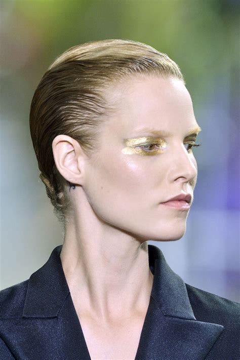 Make Up Pat Mcgrath Firma La Sua Prima Collezione Gold 001 Magazine