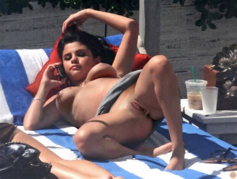 Selena Gomez Fully Naked Body At The Pool In Miami Senorita25