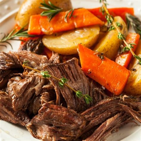 Place the chuck roast and all its meat juice in instant pot. How To Make Pot Roast in the Instant Pot | Totally the Bomb