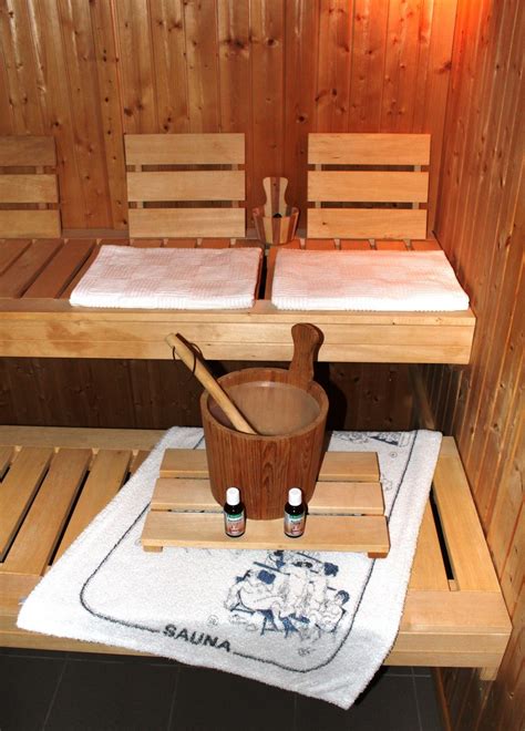sauna etiquette what are the do s and don ts