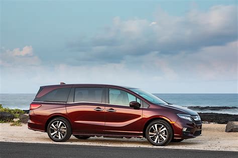 Discover our wide range of cars, motorcycles and original honda accessories. HONDA Odyssey specs & photos - 2017, 2018, 2019, 2020 ...