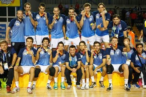 Jun 24, 2021 · hoy fue el turno del voley y el hockey masculino. Santiago 2014: Argentina también logra el oro en Voley ...