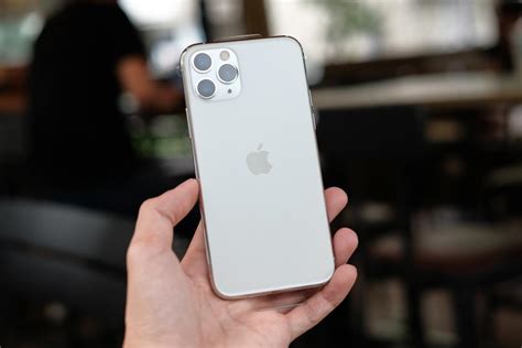 You can see the iphone 11 pro is only marginally sharper (you really have to stare at the ac units on the building) — and this is at 4x zoom, which i personally never. iPhone 11 Pro es ahora realmente barato: esta oferta lo ...