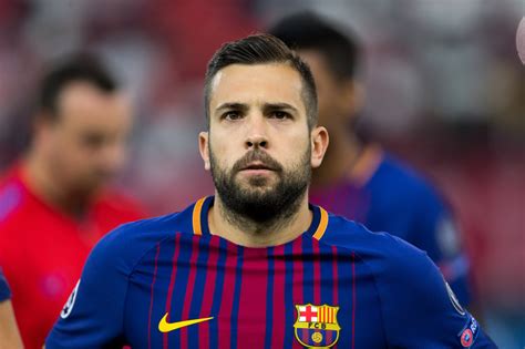 In dit overzicht worde alle spelers getoond die voor de club real betis al hun debuut in de gekozen competitie gemaakt hebben. FC Barcelona: Alba-Ersatz: Barça legt bei Junior Firpo nach