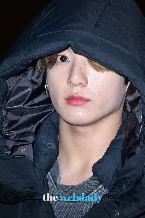 Seriously, i think he was born to be an idolㅋㅋ. BTS's Jungkook Gave Fans A Peek At His New Blonde Hair At The Airport