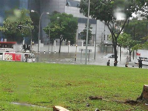 Traffic was not passable at both locations for about 20 minutes due to floodwaters. Flash floods in eastern Singapore: Stay safe wherever you ...