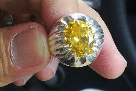 Boleh pilih warna batu serai yg tuan puan berkenan serta saiz jari, jika tidak tahu saiz jari, boleh guna tali dgn ukur lilit di jari. Koleksi Cincin Blogspot - Menjual Koleksi Cincin dan Batu ...