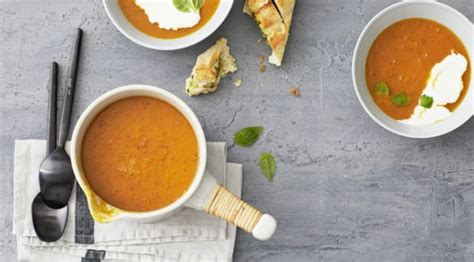 Unsere cremige rosenkohlsuppe ist perfekt, um dich an kühlen tagen aufzuwärmen und hält lange satt. Suppen und Eintöpfe - Rezepte für den Thermomix®