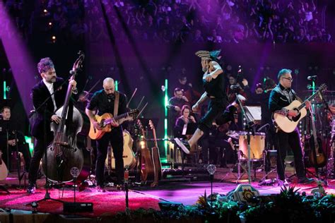 Café tacvba eres (mtv unplugged). chilango - David Byrne y Santaolalla, esto pasó en el ...