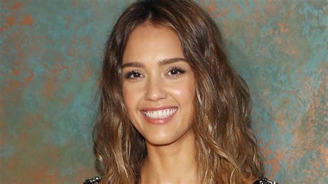 Jessica Alba Says She Was Body Checked By Kylie Jenners Bodyguards