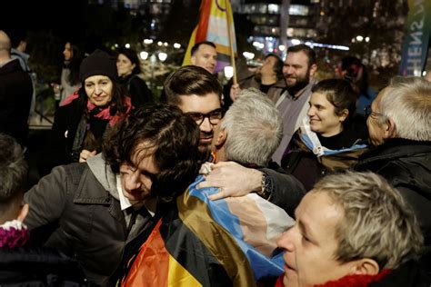 Greece Legalizes Same Sex Civil Marriage In Landmark Parliamentary Vote Pbs Newshour