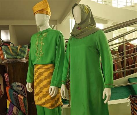 39 model baju kurung melayu terpopuler terbaru 2019 22 08 2019 model baju kurung malaysia modern baju kurung untuk pesta ciri khas dari sheena saiz 36 55 kurung. Baju Kurung dan Baju Telok Belangak - Media Informasi