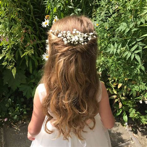 6 Adorable Flower Girl Hairstyles