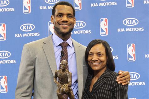 Heats Lebron James Thanks Absent Father For Inspiration Sports