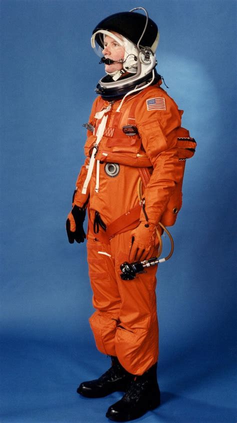 Launch Entry Suit Wikipedia Space Suit Astronaut Suit Nasa Space Suit