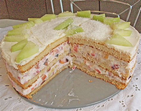Im sommer wünschen wir uns leichte und leckere gerichte, die nicht belasten. Dessert - Kuchen / Torte aus Quark, Joghurt und Obst auf 3 ...
