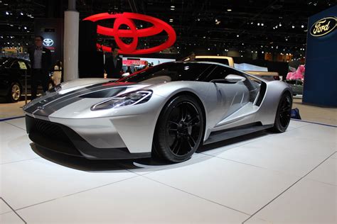 2017 Ford Gt Shows Off Its Curves In Silver At The 2015 Chicago Auto