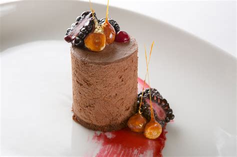 Fine Dining And Desserts At This Luxury Resort Desserts Cuisine Non
