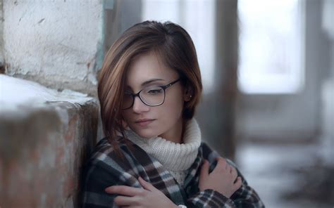 Girl With Glasses Wallpapers Wallpaper Cave