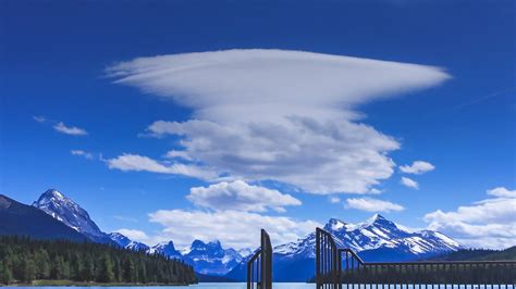 Lenticular Cloud Over Maligne Lake Alberta Canada Flickr