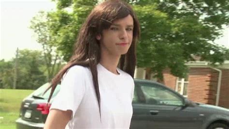 Transgender Teen Uses Girl S Locker Room Students Protest Latest News