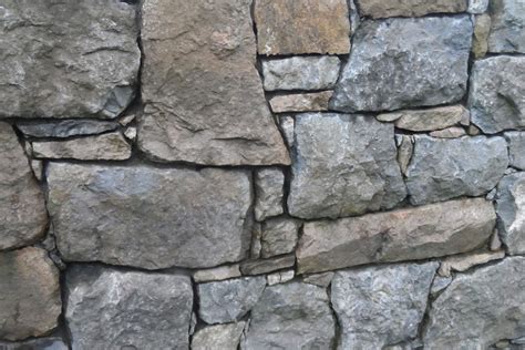 Rock Talk Choosing The Right Stone For Building Walls Ald