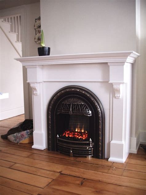 This insert is offered with electric, gas, solid fuel or can be used just for decorative purposes and would look fantastic with almost any surround. Valor Gas Fireplace (Valor Windsor Arch) - Friendly ...