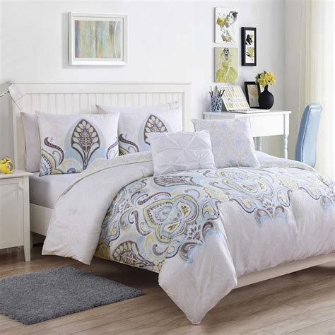 Definition of bedroom in the definitions.net dictionary. Pin on Bed Linen Definition
