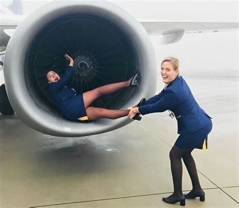 Terminal Laughs 25 Hilarious Airport Moments Caught On Camera Page 3